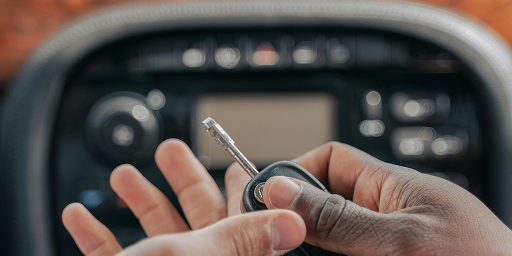 10 kỹ năng đi xe máy an toàn bạn cần biết khi tham gia giao thông